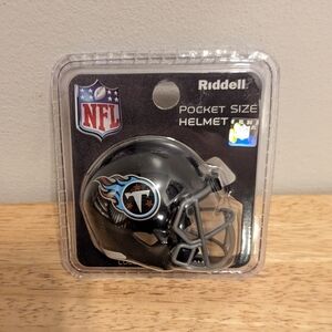 NFL Tennessee Titans Black Pocket Size Helmet Riddell